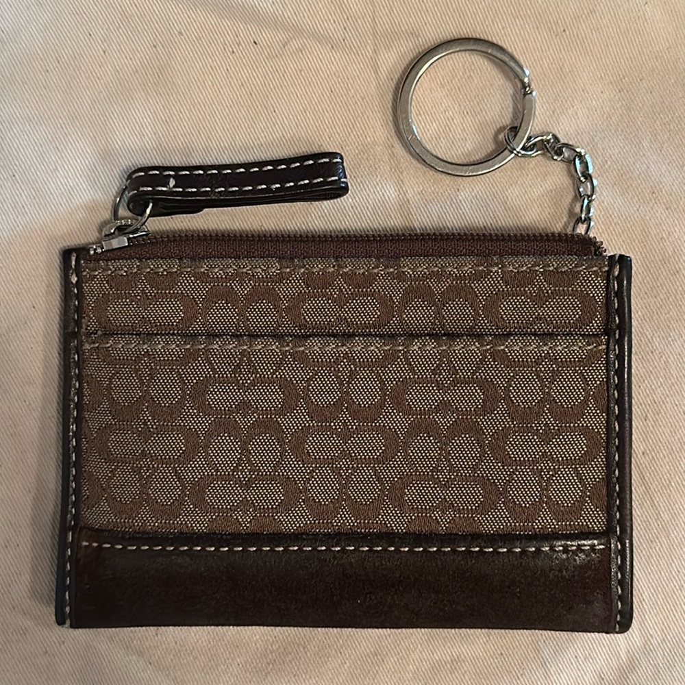 CLOSET CLOSING DOWN Vintage Coach keychain/wallet